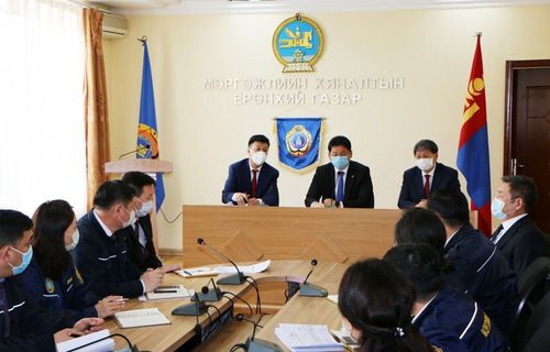 Ерөнхий сайд У.Хүрэлсүх мэргэжлийн хяналтын байгууллагад ажиллалаа